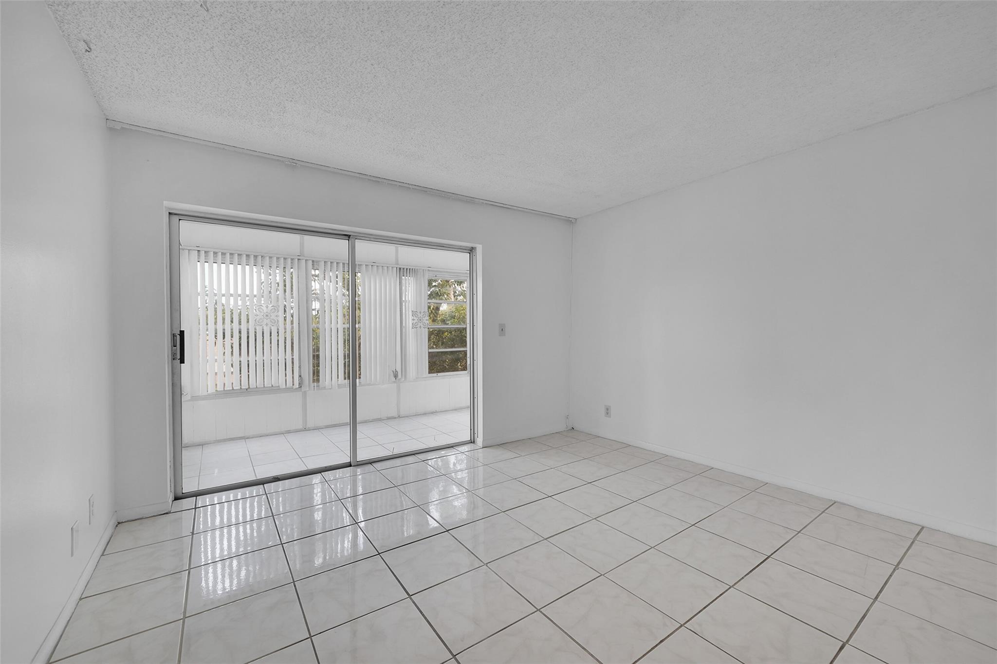 Lauderdale Oaks - Residential Lease