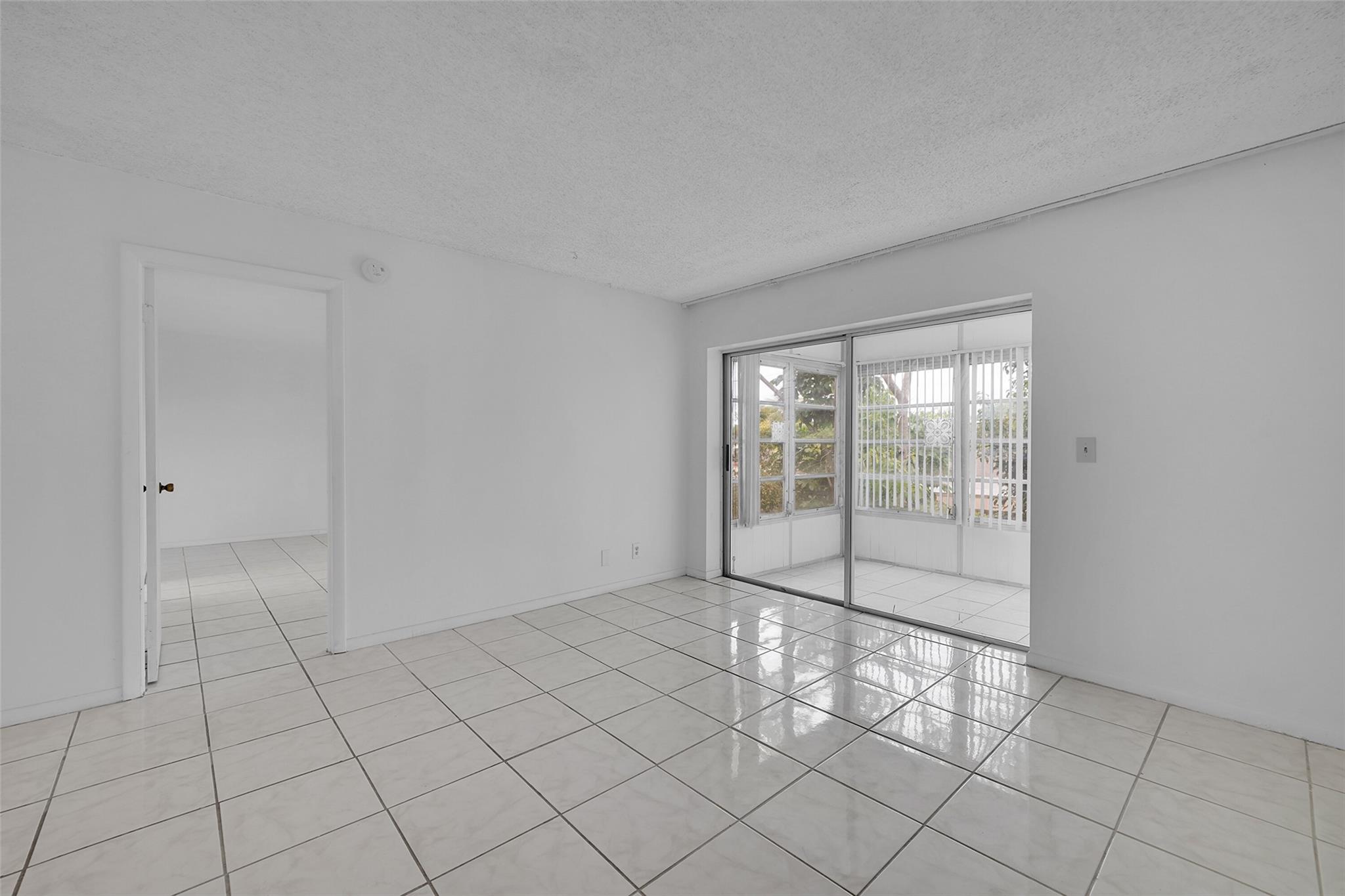 Lauderdale Oaks - Residential Lease
