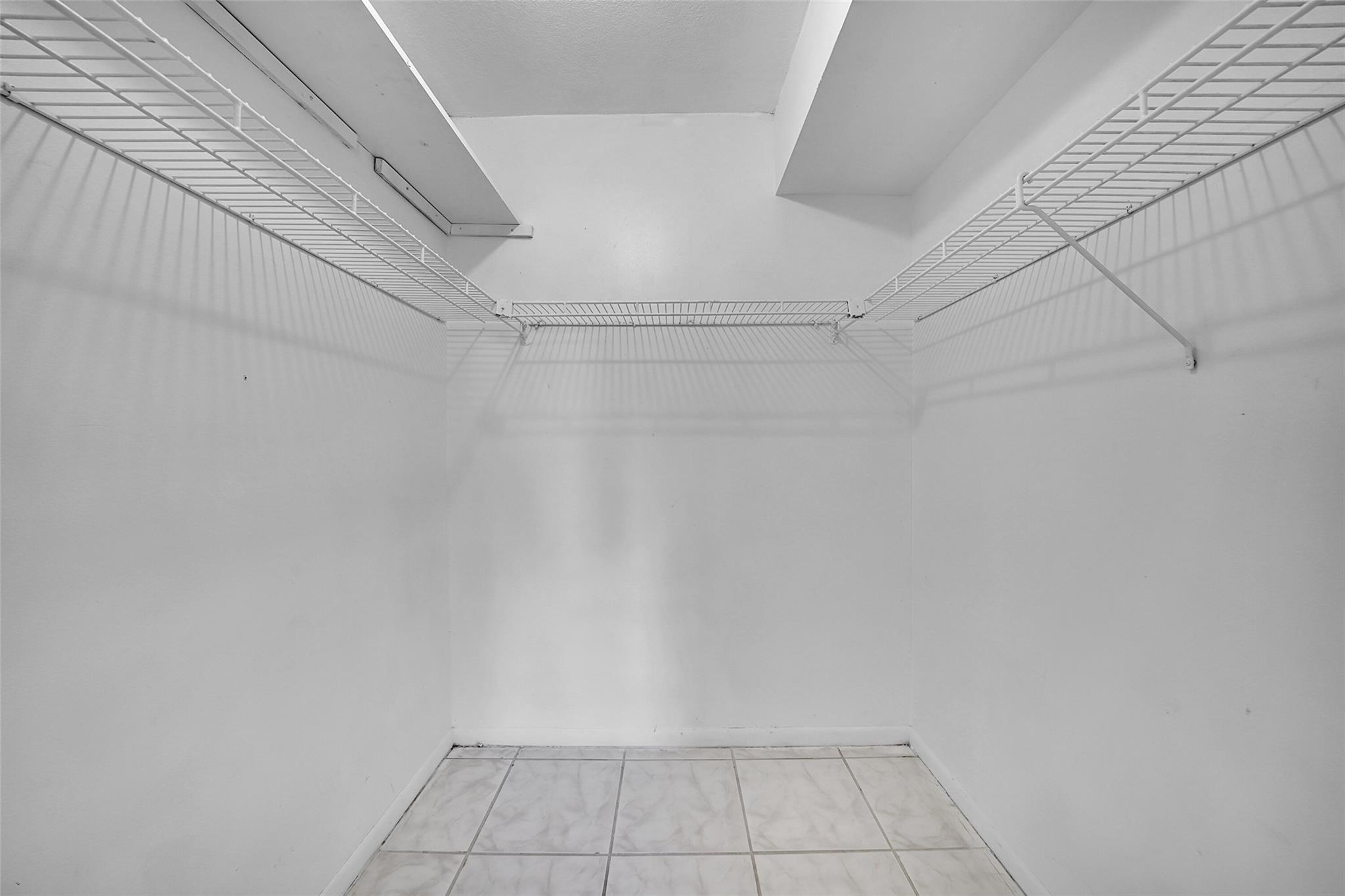 Lauderdale Oaks - Residential Lease