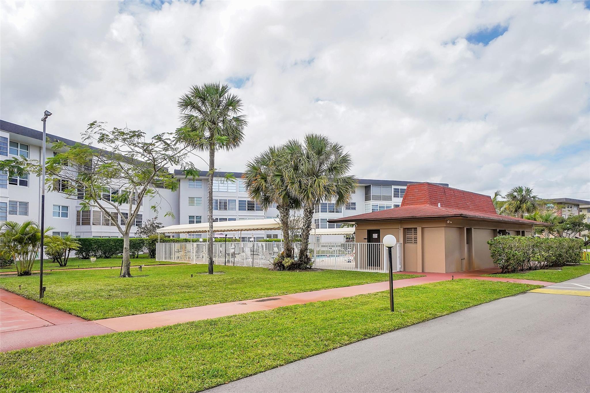 Lauderdale Oaks - Residential Lease