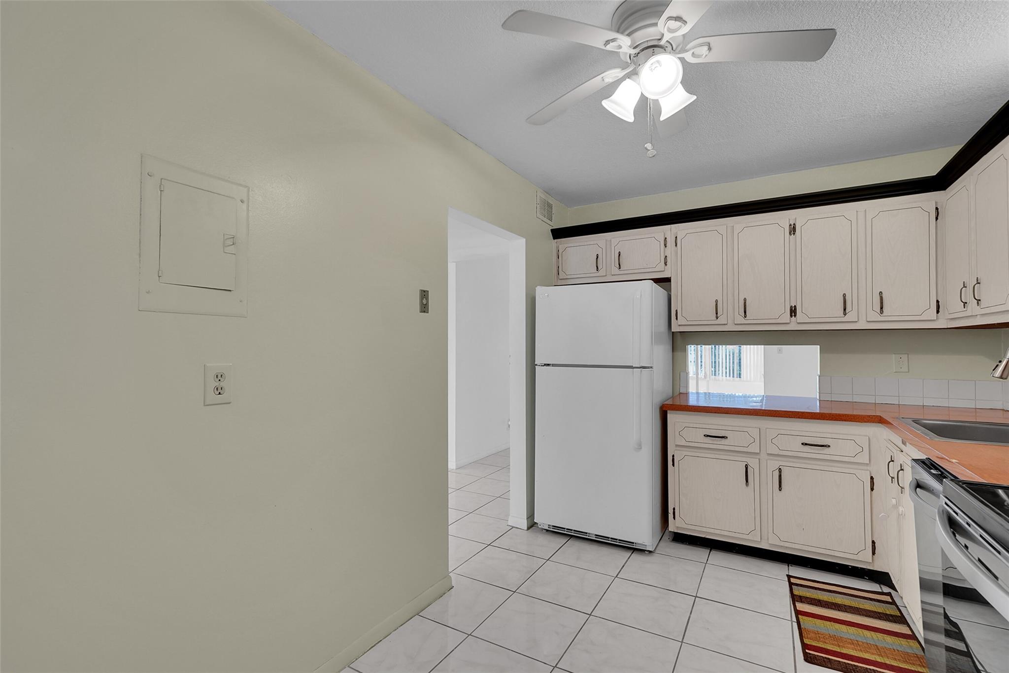 Lauderdale Oaks - Residential Lease