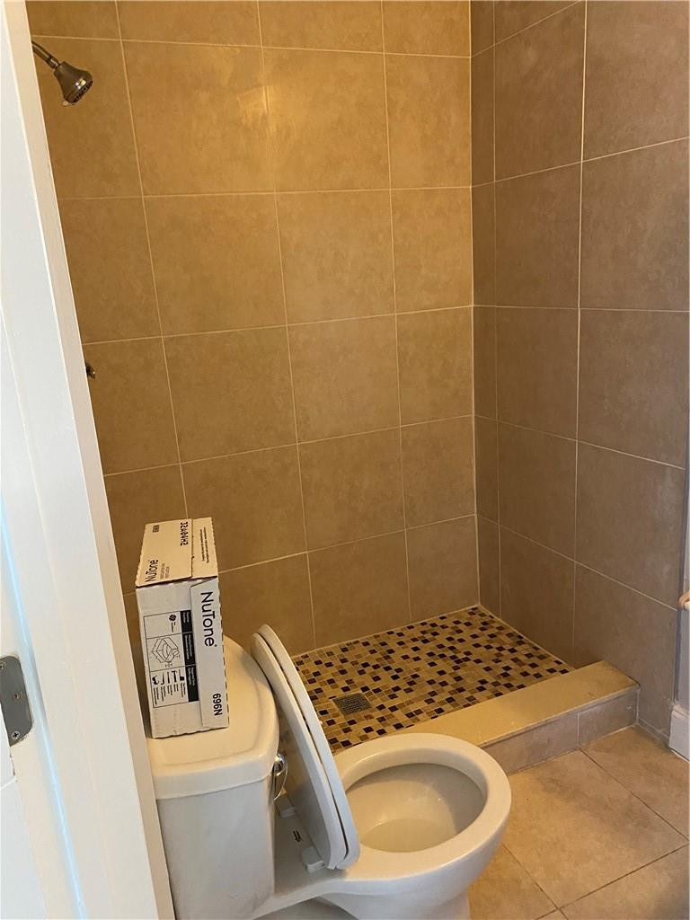 ARRO CONDO - Residential Lease