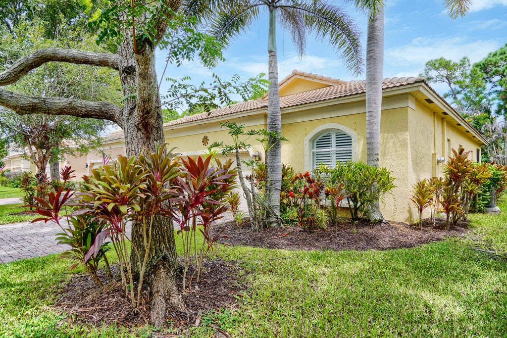 Photo of 6020 SPRING LAKE Terrace, Fort Pierce, FL 34951 (MLS # B26075004)