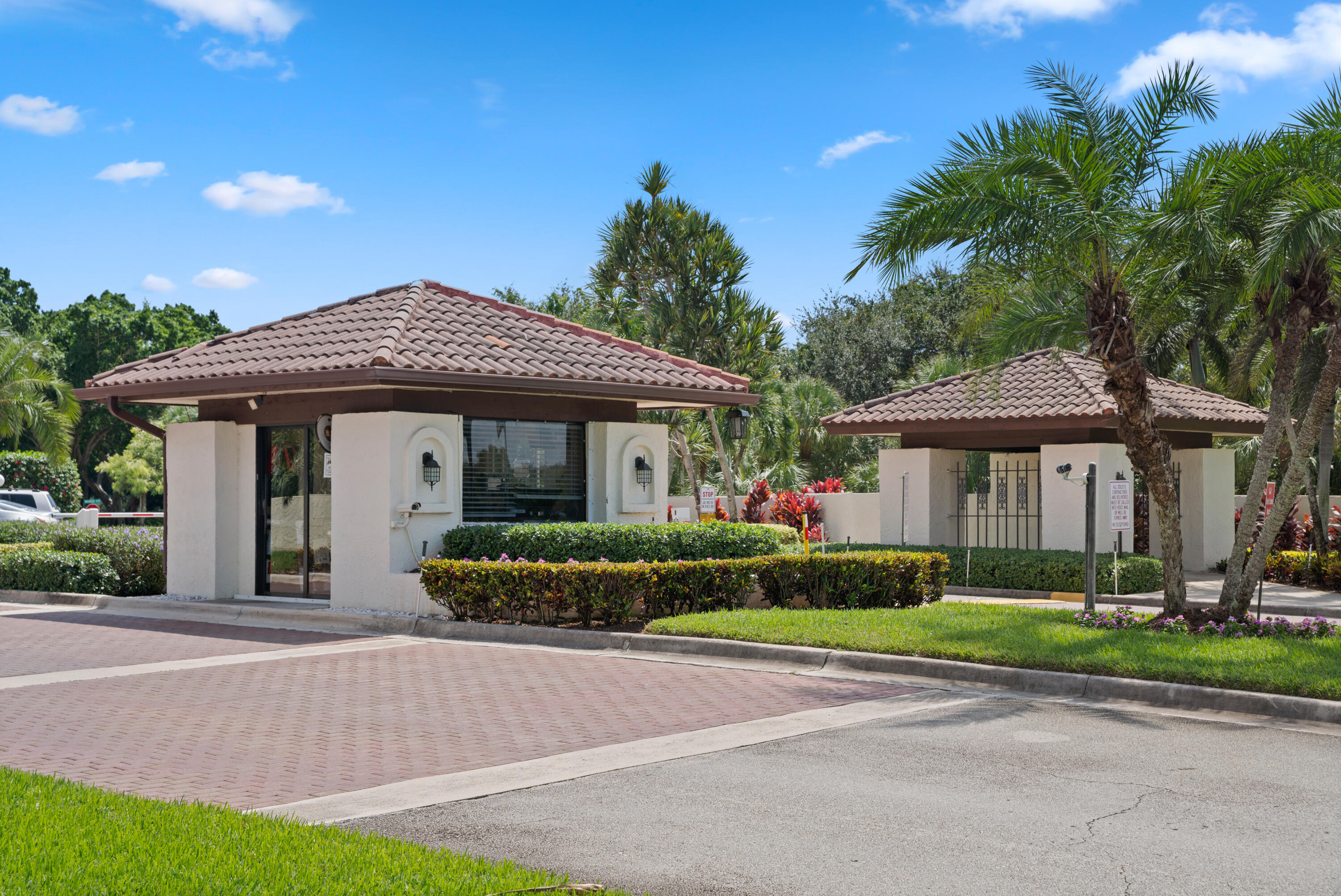 PARK AT WINDWOOD CONDO - Residential