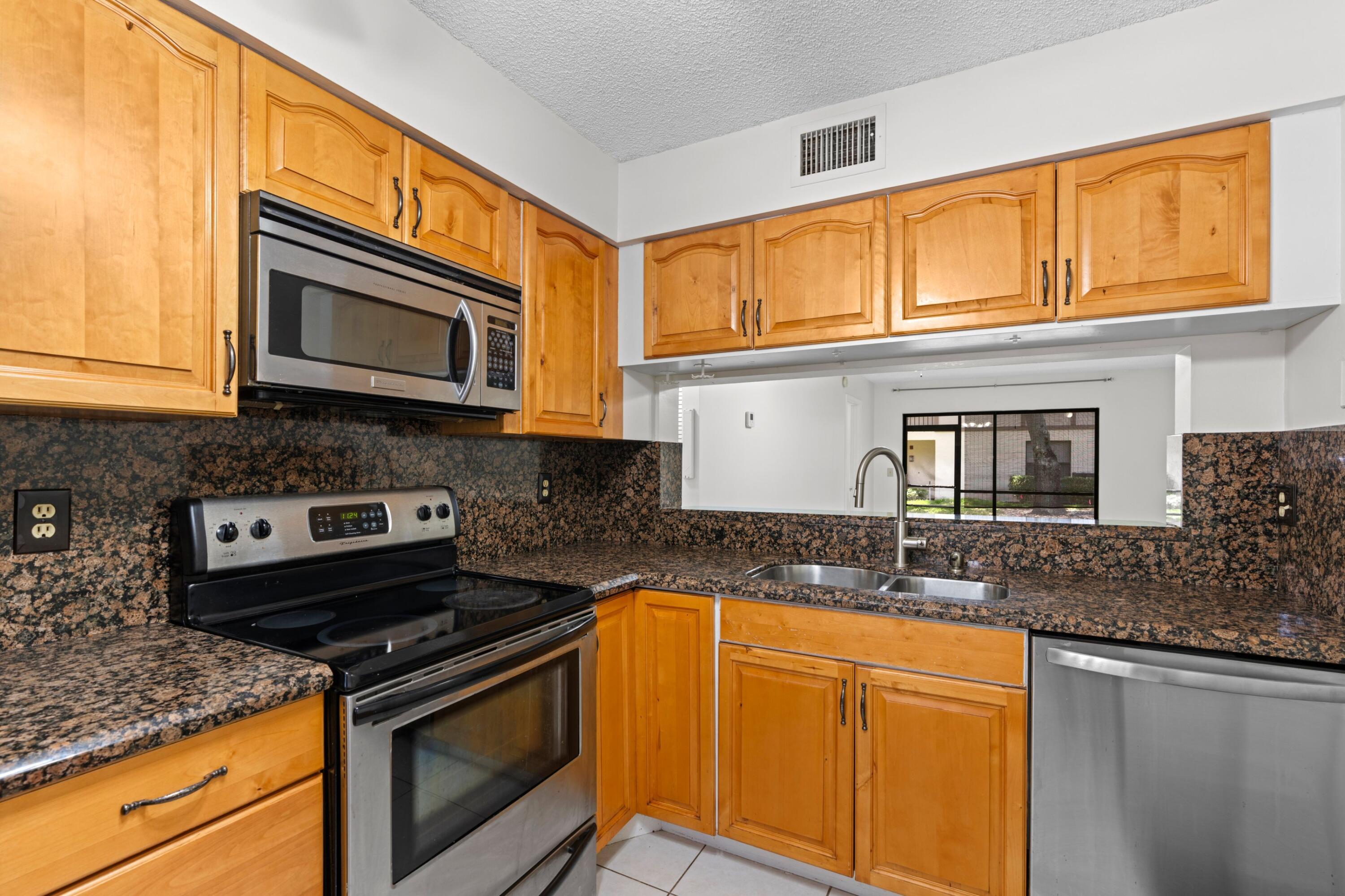 PARK AT WINDWOOD CONDO - Residential