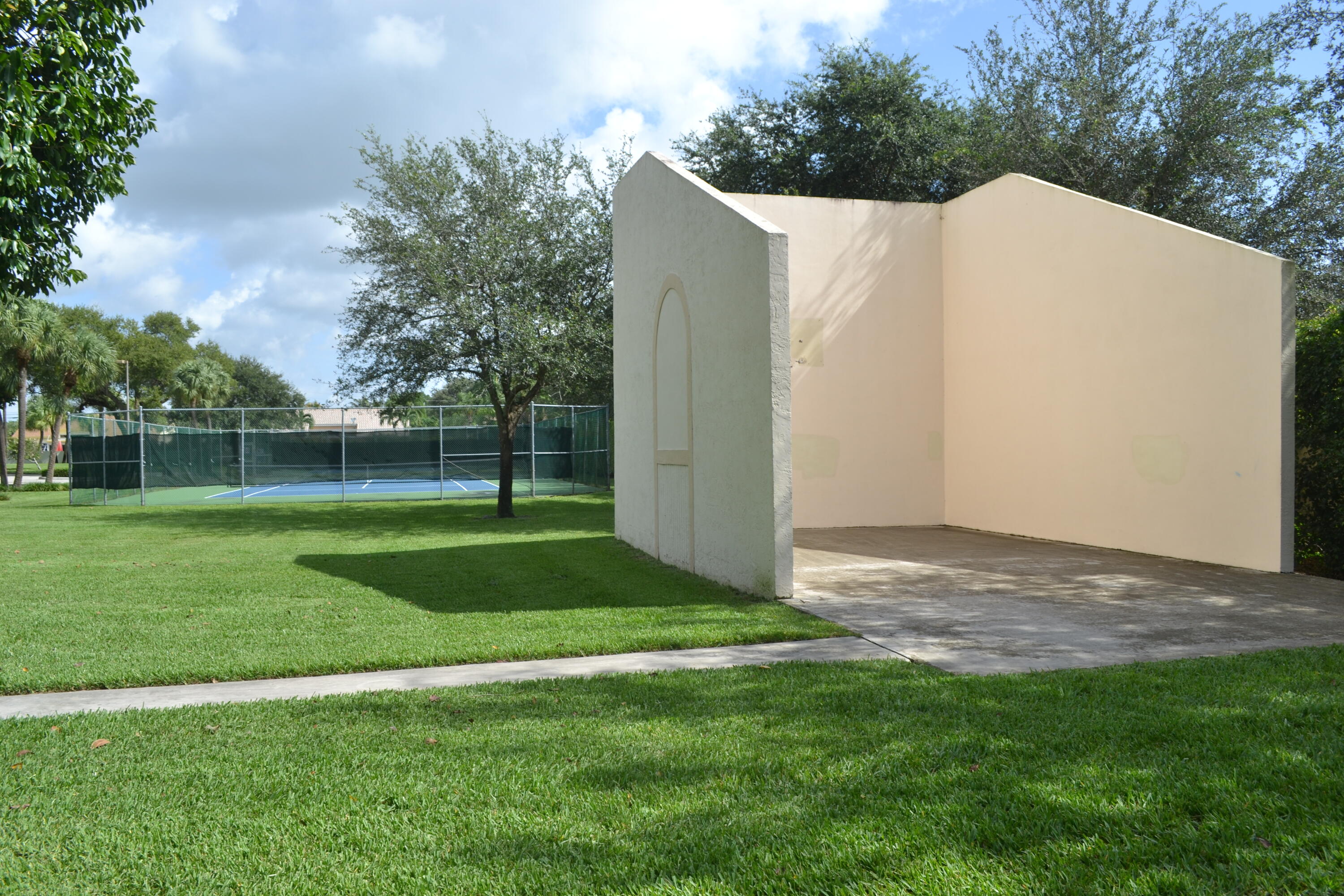 PARK AT WINDWOOD CONDO - Residential