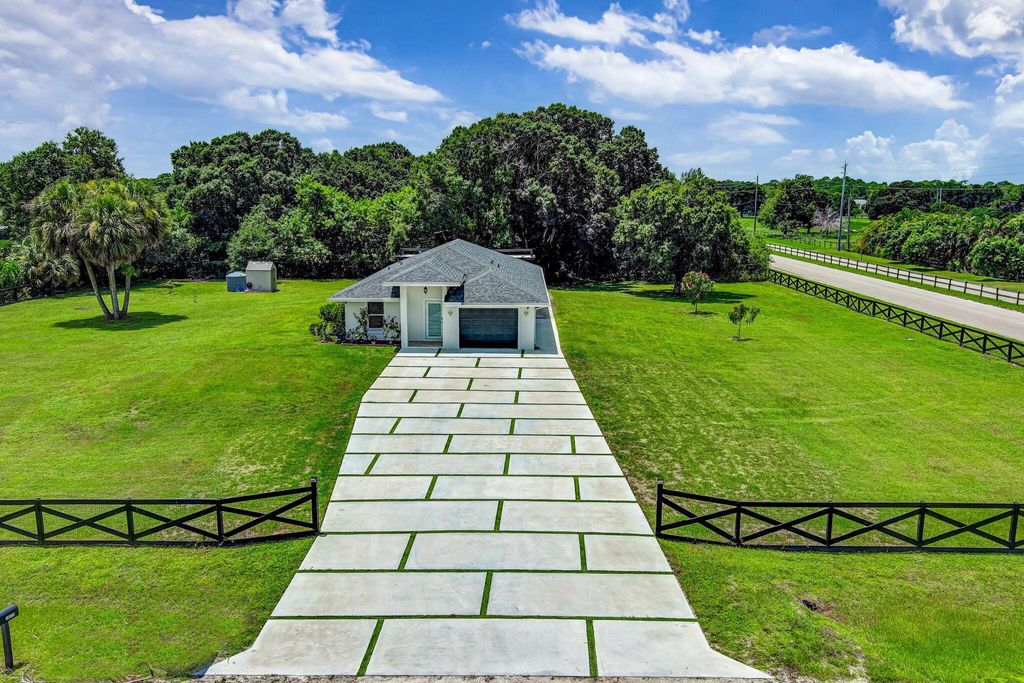 Photo of 18978 44th Place N, Loxahatchee, FL 33470 (MLS # R11004234)