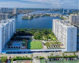 ADMIRALS PORT CONDO - Residential