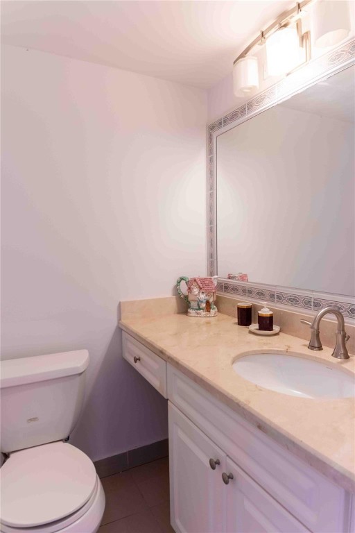 ADMIRALS PORT CONDO - Residential