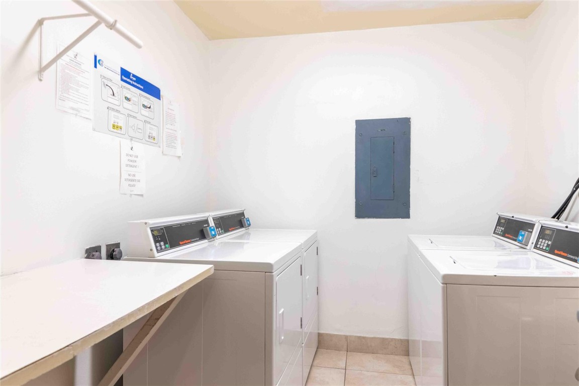 ADMIRALS PORT CONDO - Residential