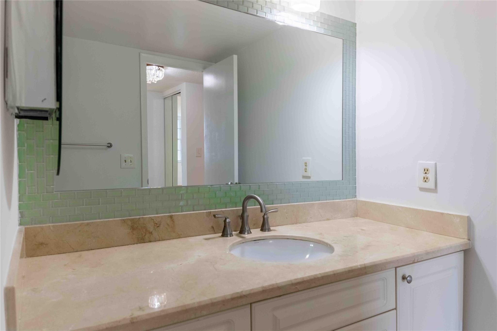 ADMIRALS PORT CONDO - Residential