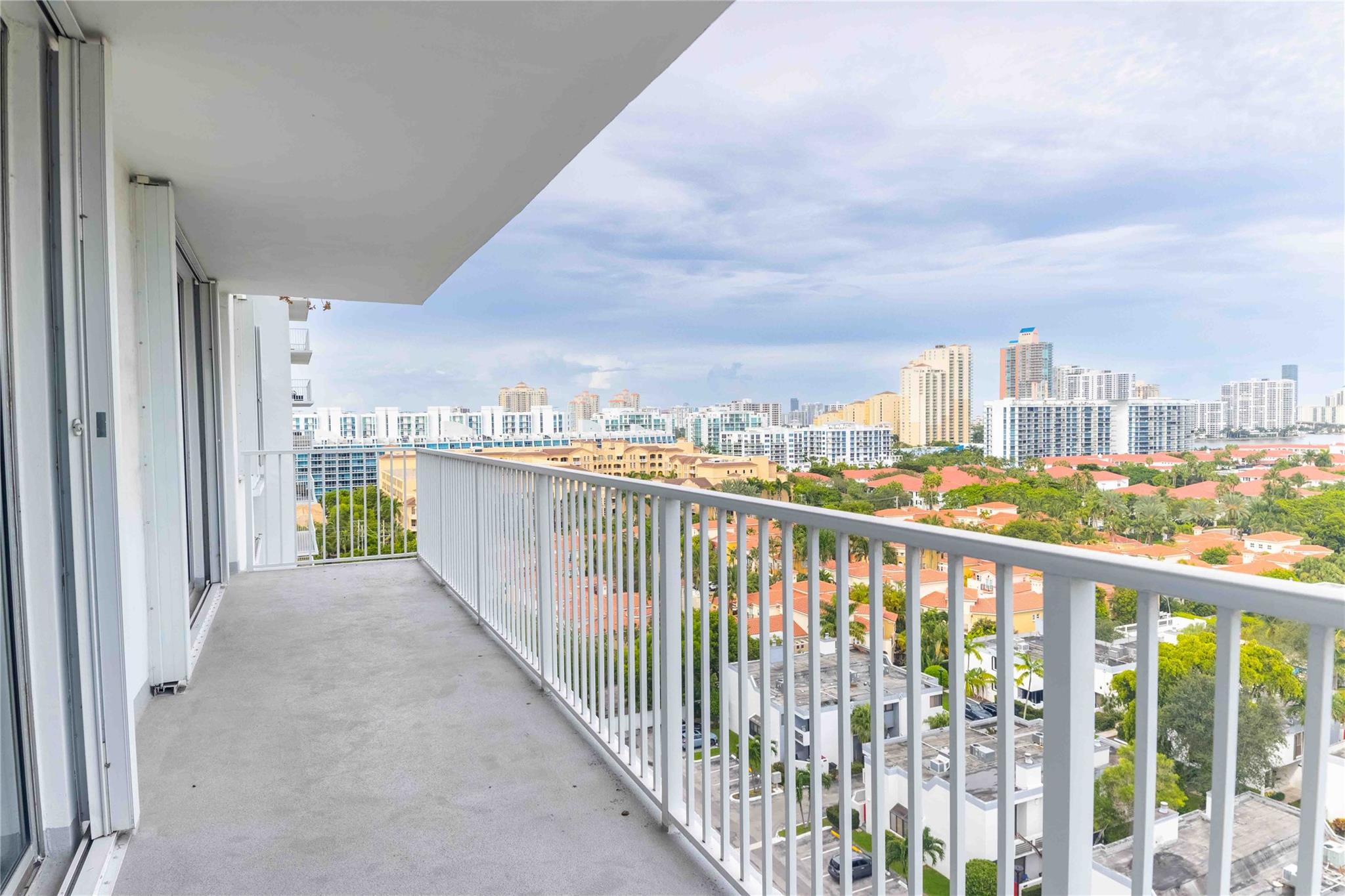 ADMIRALS PORT CONDO - Residential