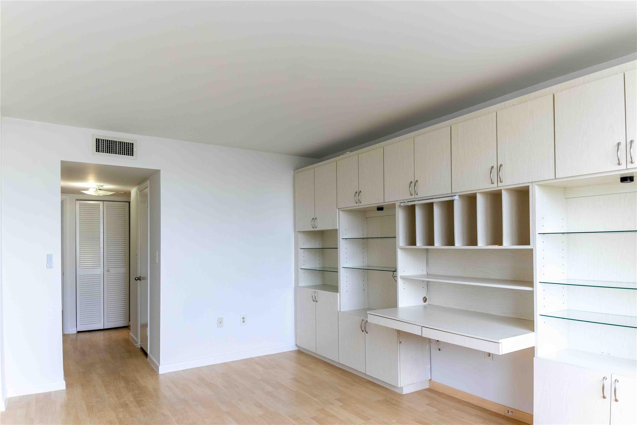 ADMIRALS PORT CONDO - Residential
