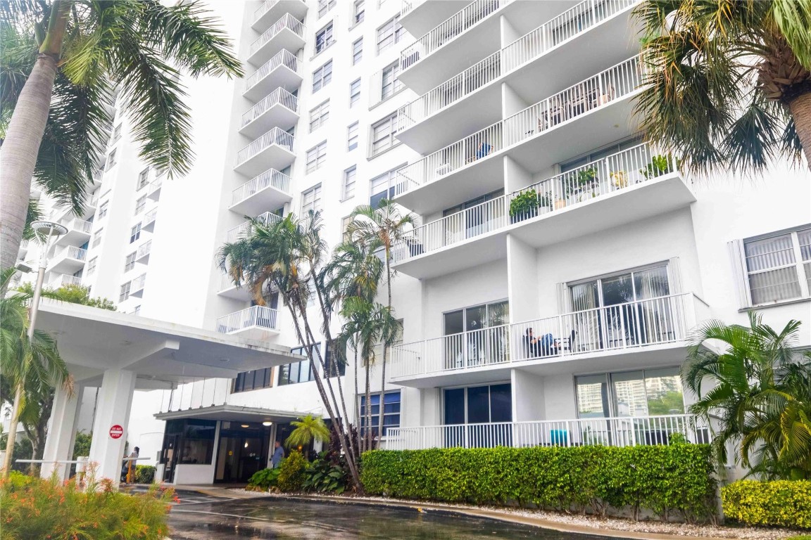 ADMIRALS PORT CONDO - Residential