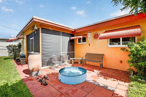 Tiny photo for 220 NW 48th Street, Oakland Park, FL 33309 (MLS # B26046958)