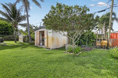 Tiny photo for 220 NW 48th Street, Oakland Park, FL 33309 (MLS # B26046958)