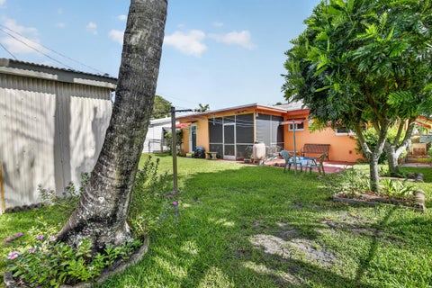 Tiny photo for 220 NW 48th Street, Oakland Park, FL 33309 (MLS # B26046958)