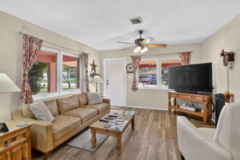 Tiny photo for 220 NW 48th Street, Oakland Park, FL 33309 (MLS # B26046958)
