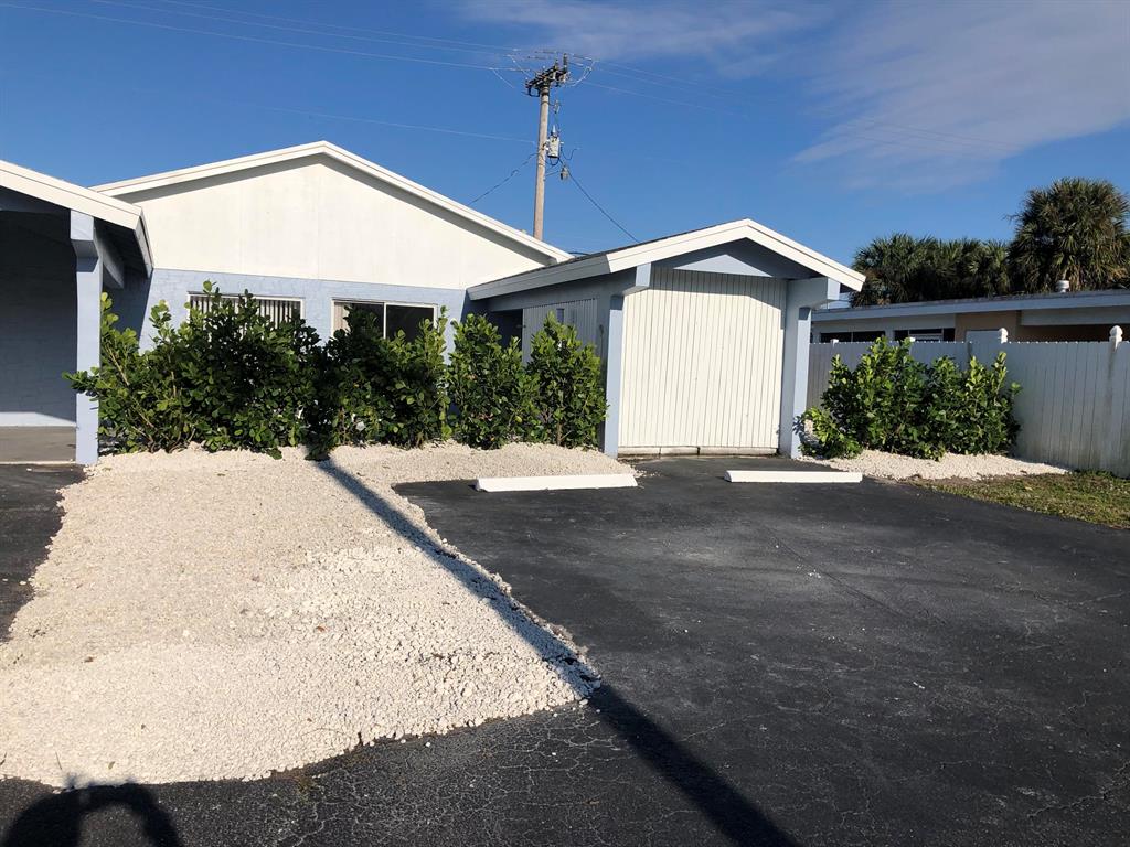 PALM BEACH GARDENS ESTATES - Residential Lease