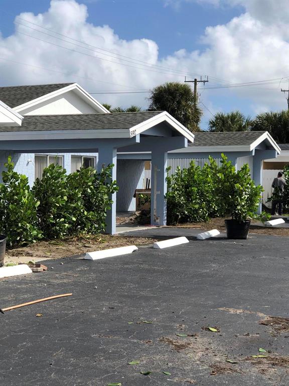 PALM BEACH GARDENS ESTATES - Residential Lease