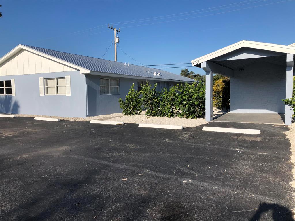 PALM BEACH GARDENS ESTATES - Residential Lease