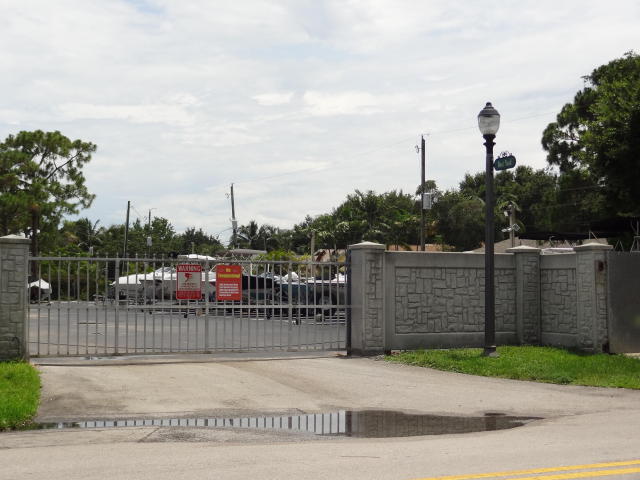 RIVERWALK - Residential