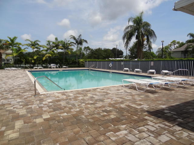 RIVERWALK - Residential