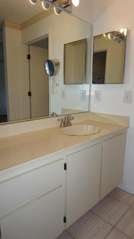 RIVERWALK - Residential