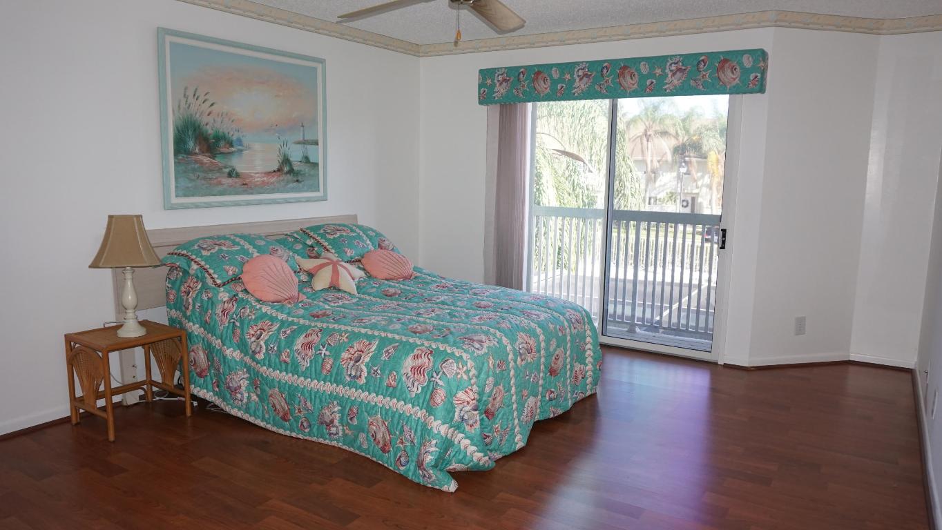 RIVERWALK - Residential