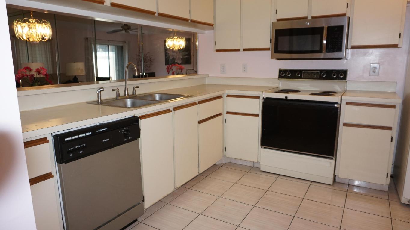 RIVERWALK - Residential