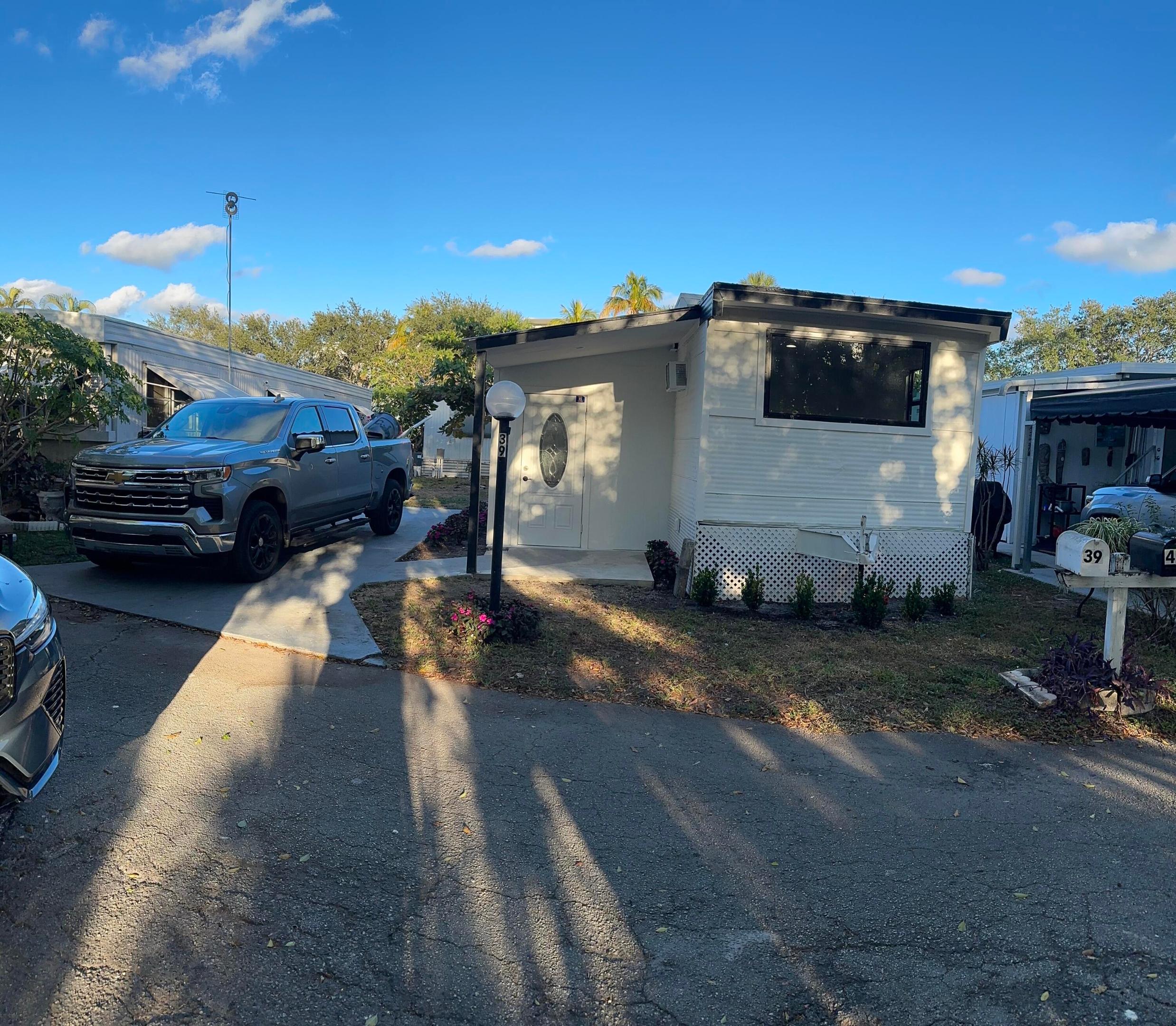 MODEL LAND CO - Residential Lease