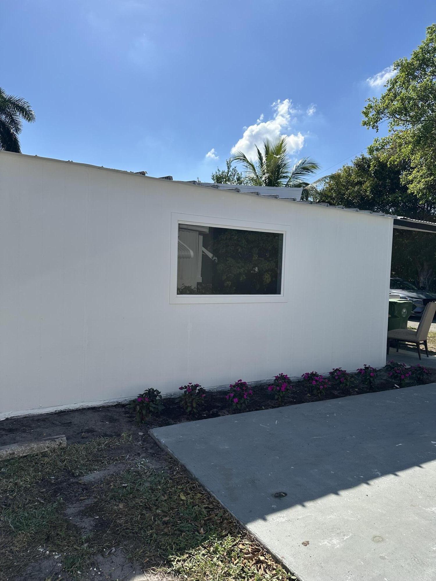 MODEL LAND CO - Residential Lease