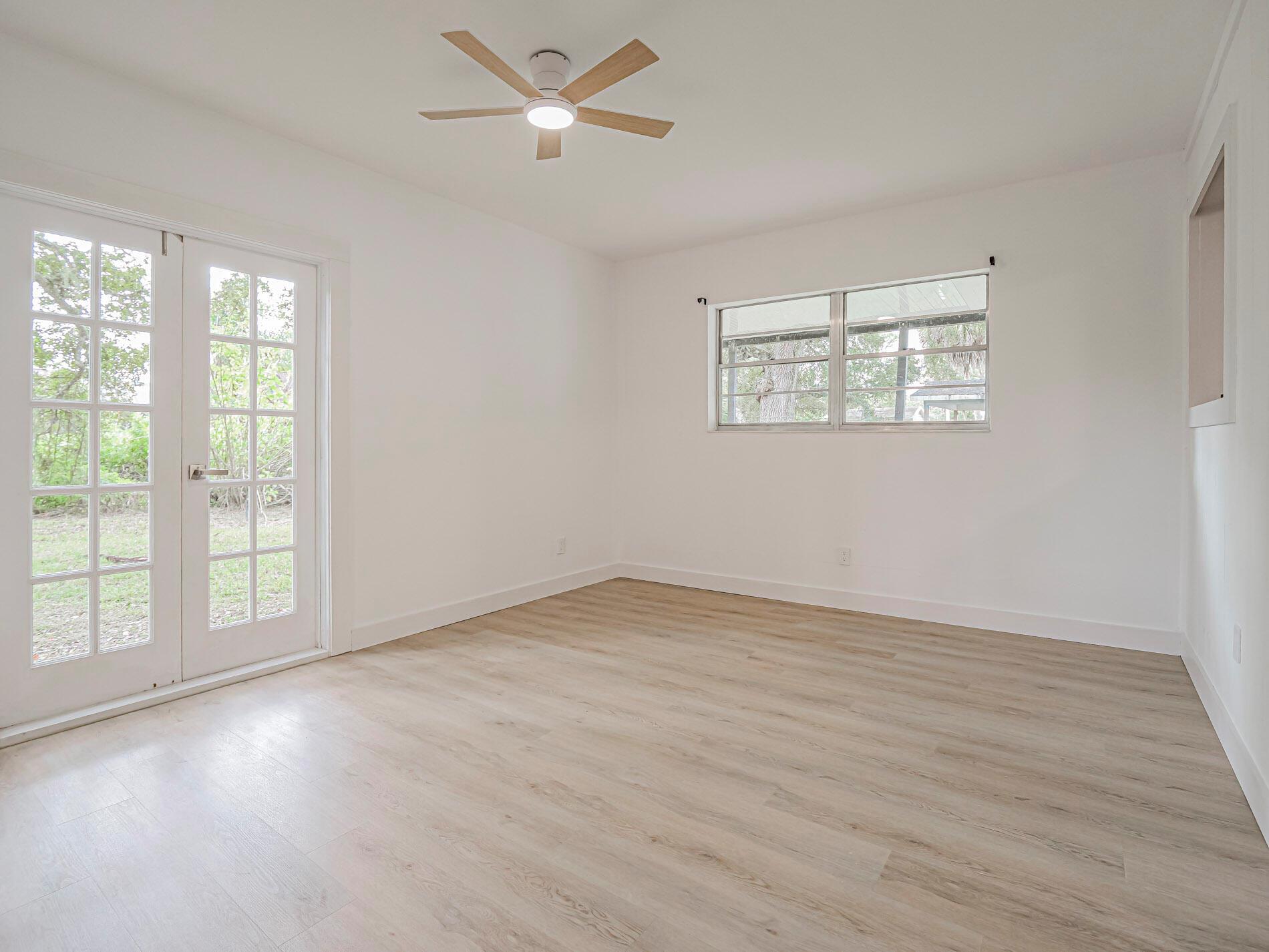 SEBASTIAN HIGHLANDS UNIT - Residential