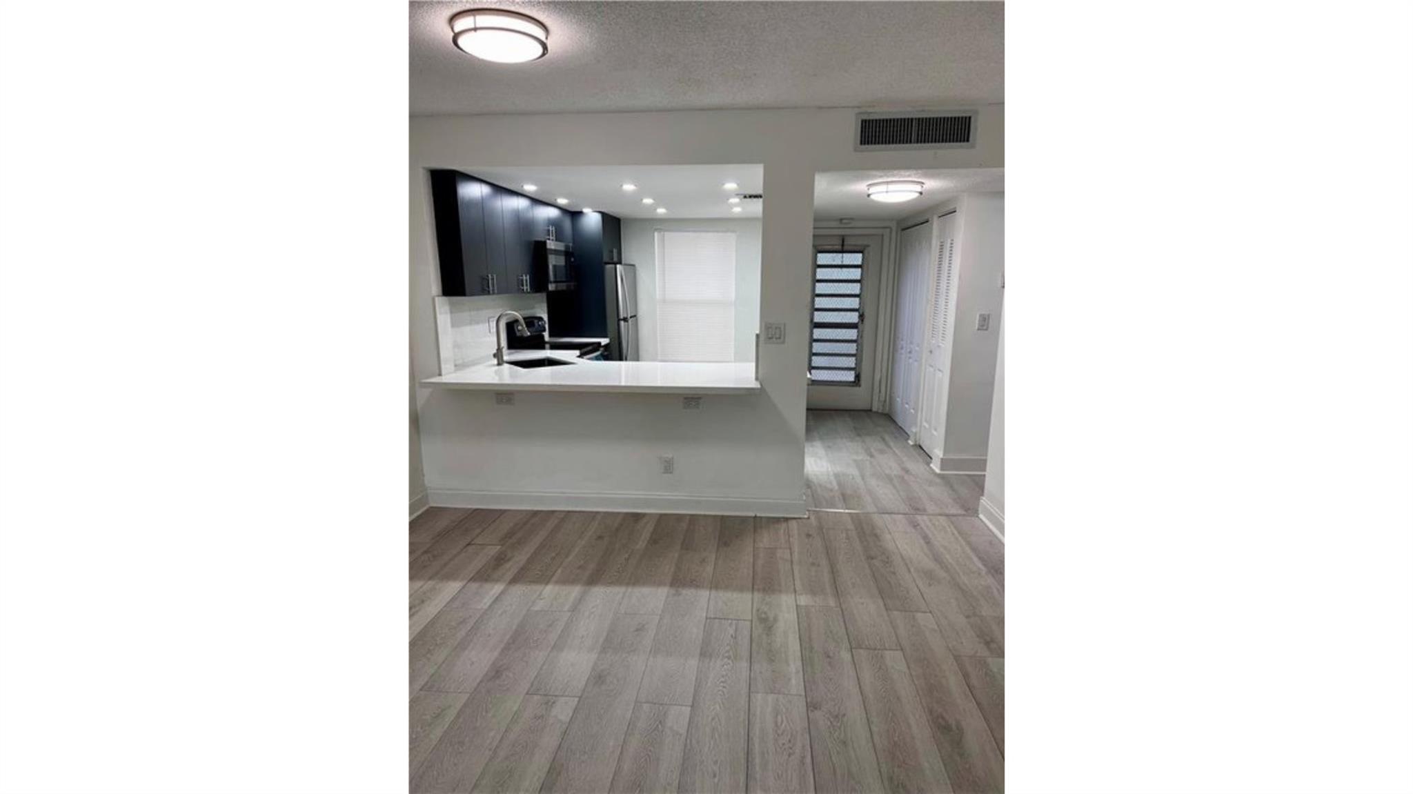 6001 NW 61st Ave 102