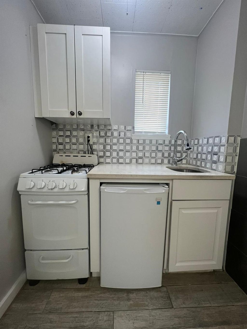 Photo of 2843 Forest Hill Boulevard #3, Palm Springs, FL 33406 (MLS # R11097930)