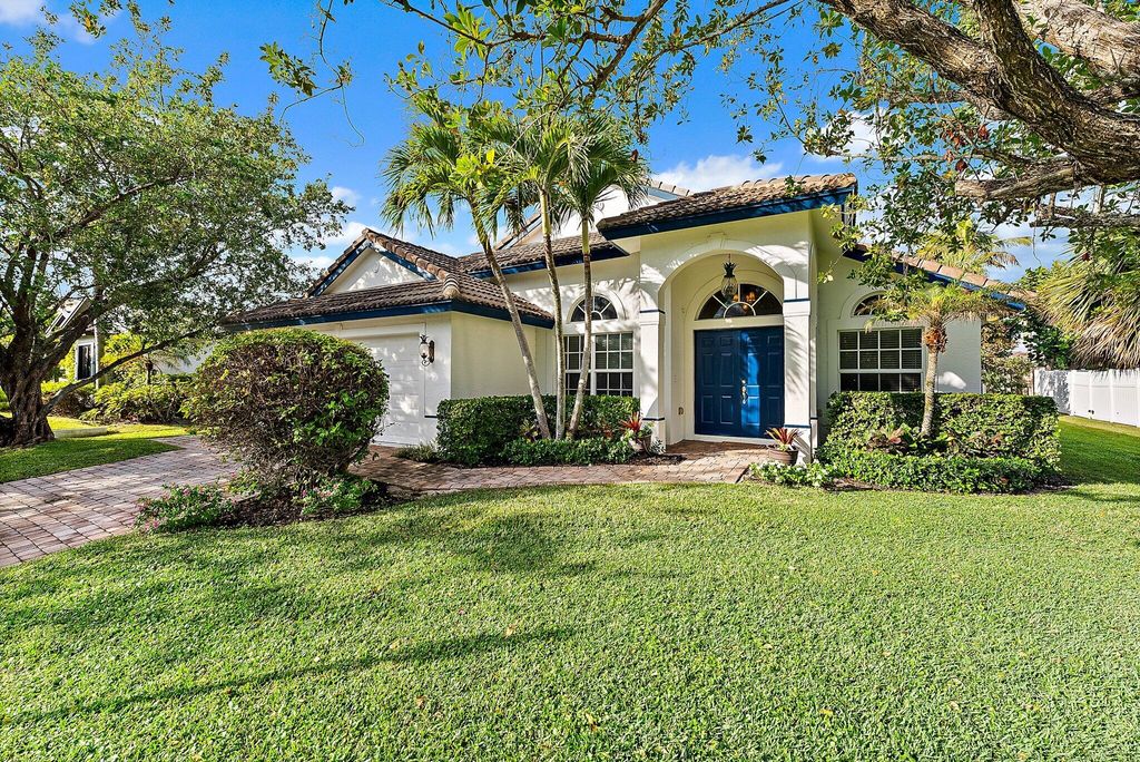 Photo of 153 Beacon Lane, Jupiter Inlet Colony, FL 33469 (MLS # R11050095)