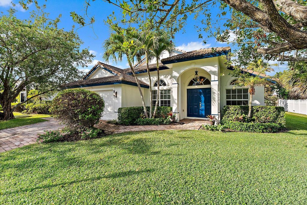 Photo of 153 Beacon Lane, Jupiter Inlet Colony, FL 33469 (MLS # R11050095)