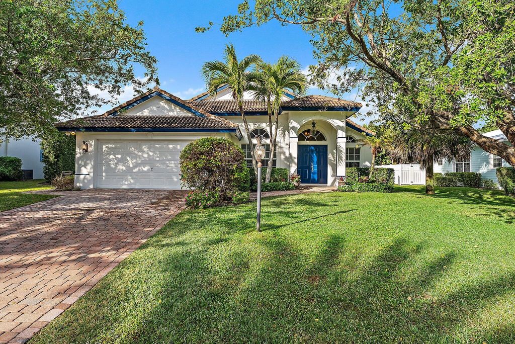 Photo of 153 Beacon Lane, Jupiter Inlet Colony, FL 33469 (MLS # R11050095)