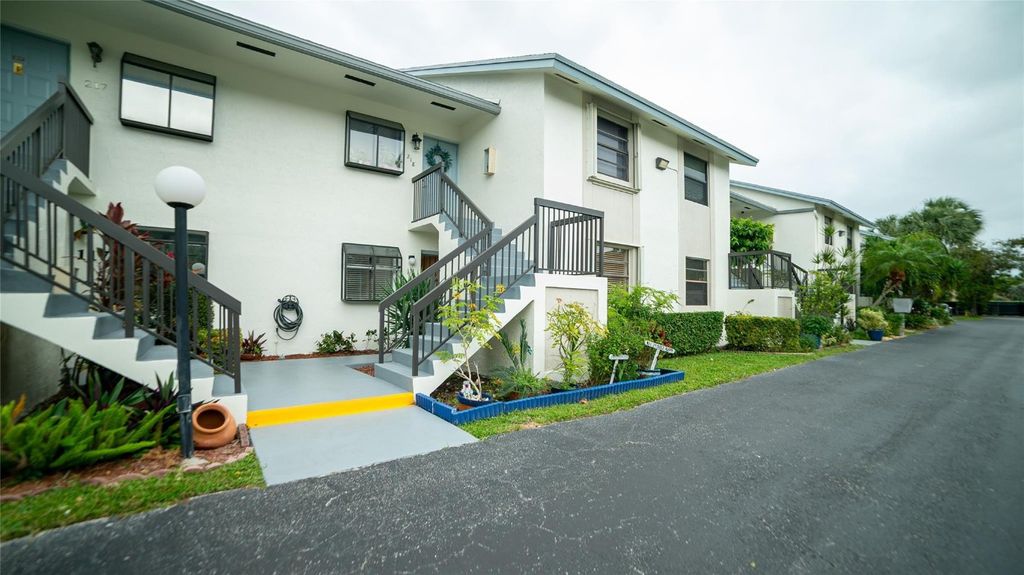 Photo of 1001 SE 6th Avenue #D118, Deerfield Beach, FL 33441 (MLS # F10548099)