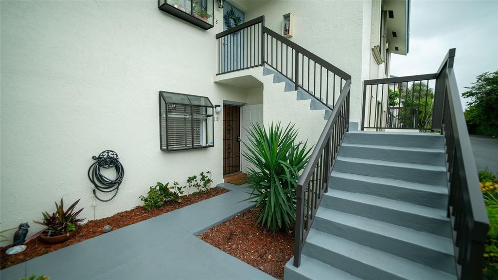 Photo of 1001 SE 6th Avenue #D118, Deerfield Beach, FL 33441 (MLS # F10548099)