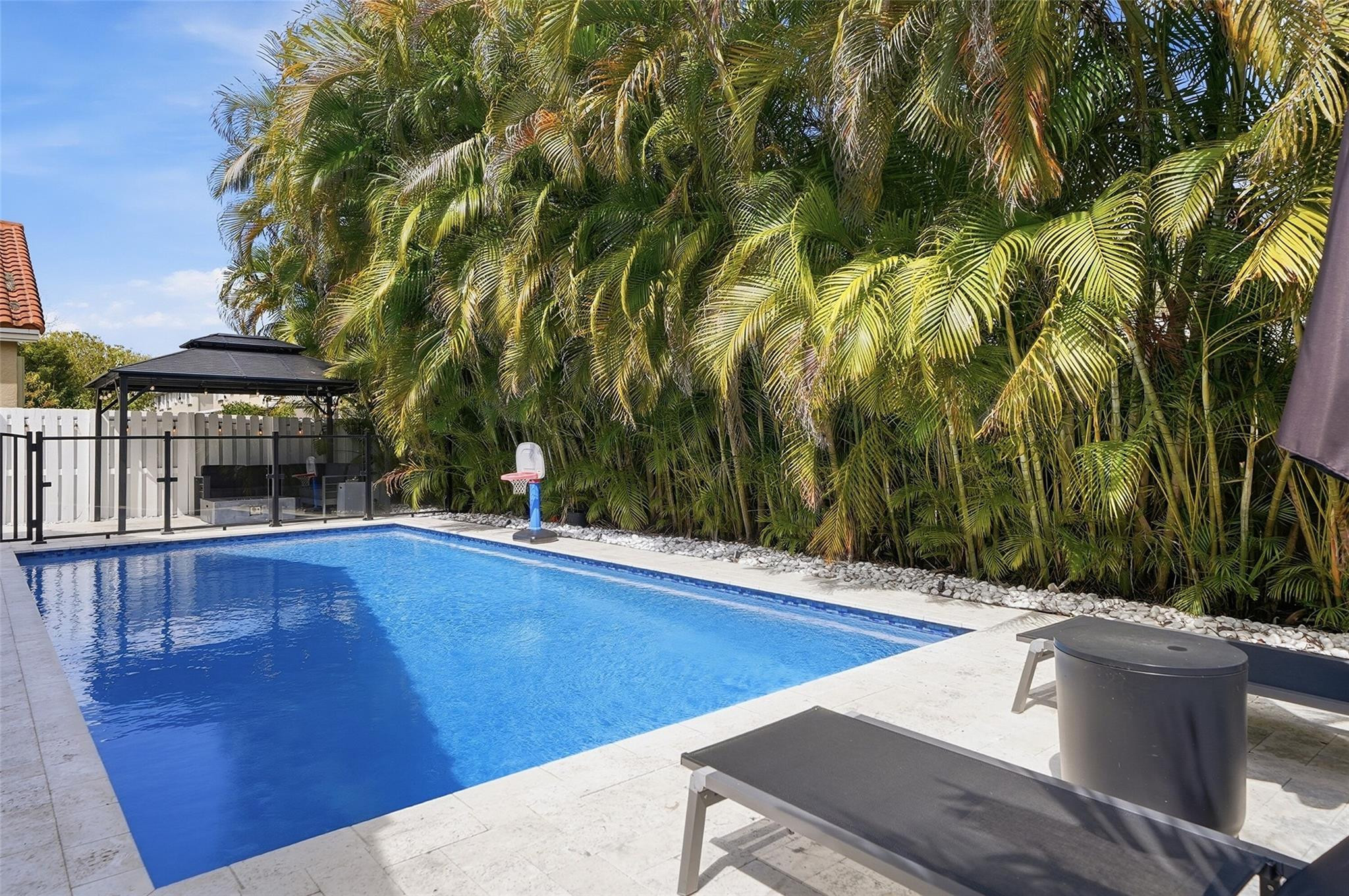 Embassy Lakes - Residential