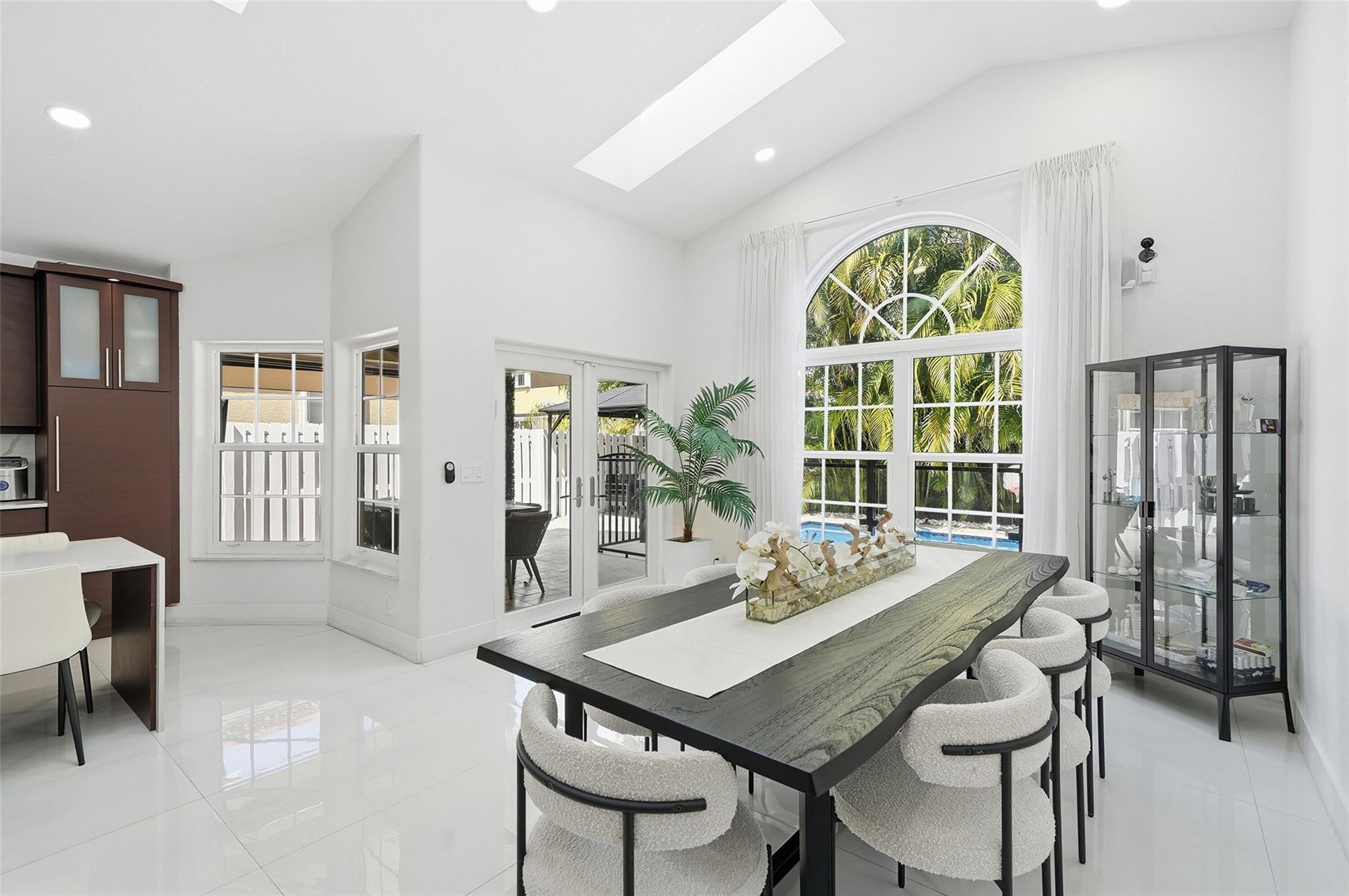 Embassy Lakes - Residential