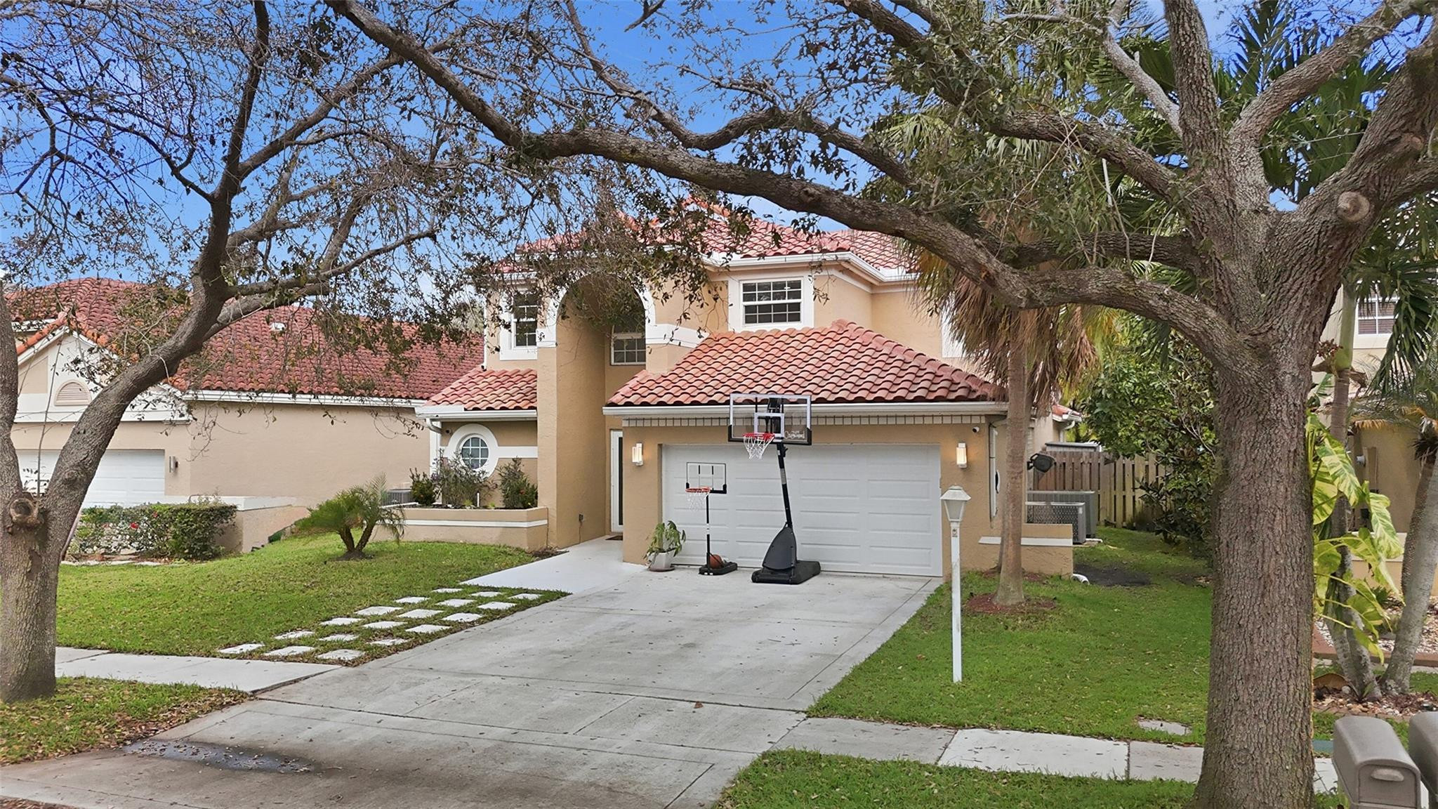 Embassy Lakes - Residential