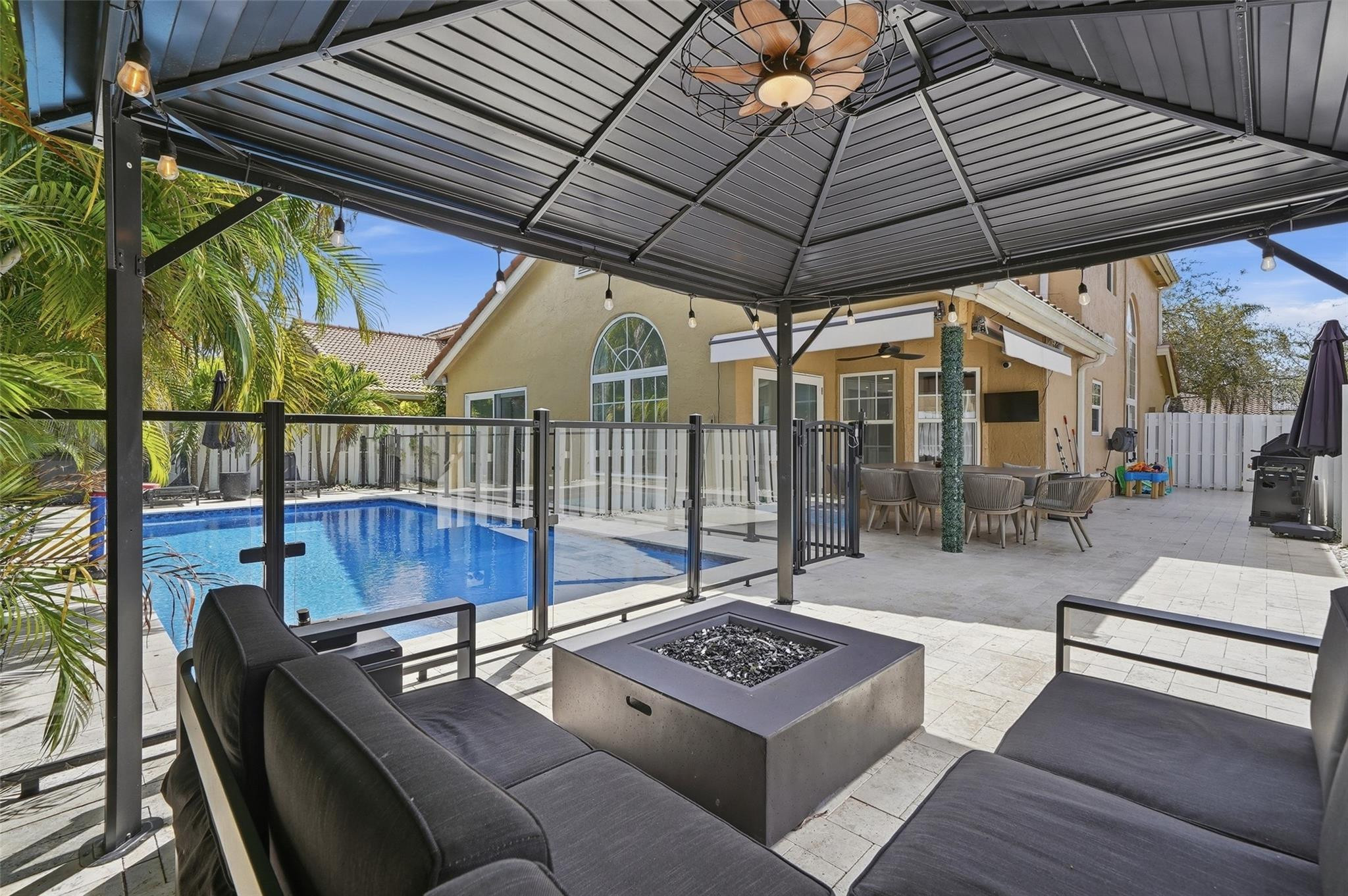 Embassy Lakes - Residential