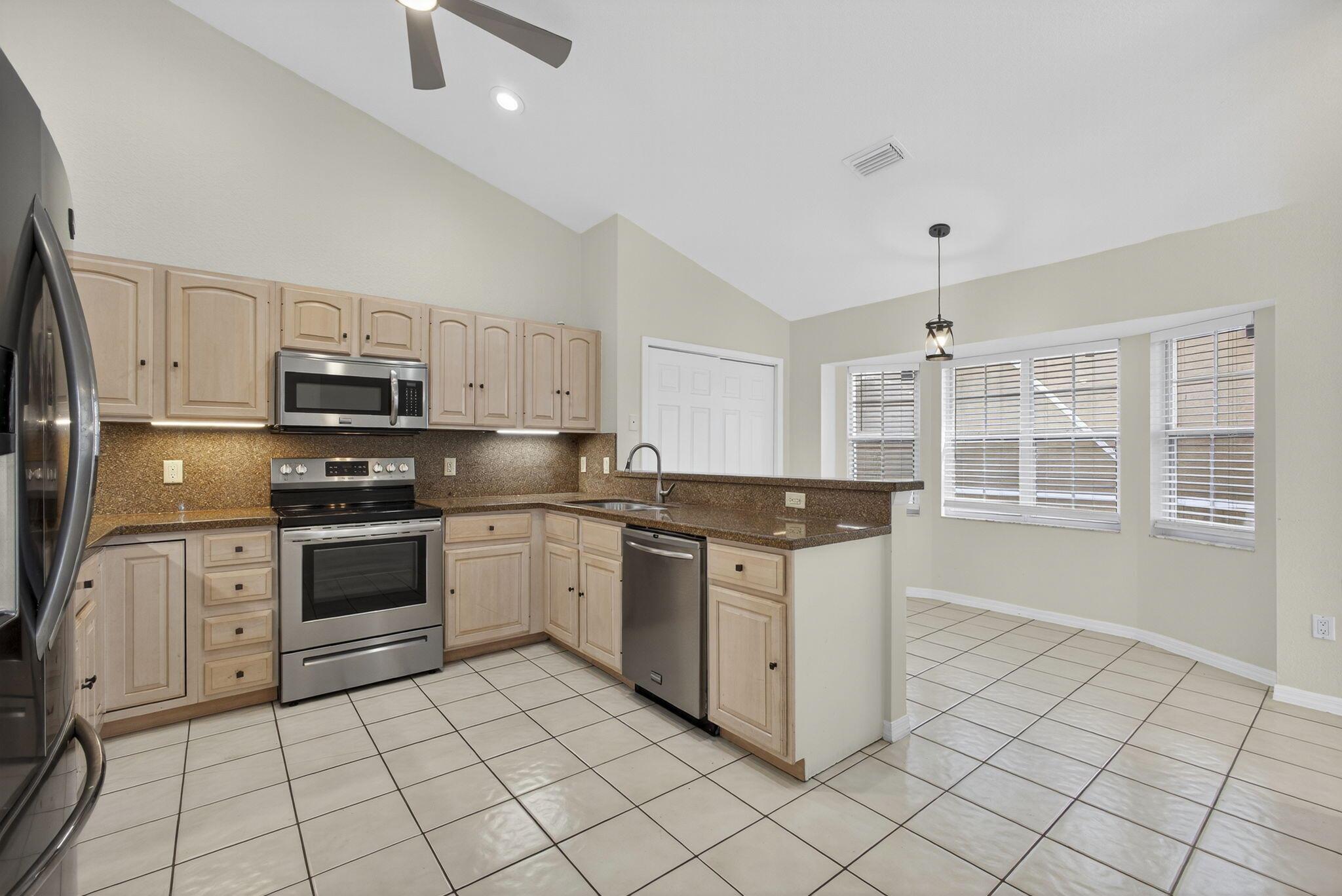 MEADOWLAND COVE 1 OF WELL - Residential Lease