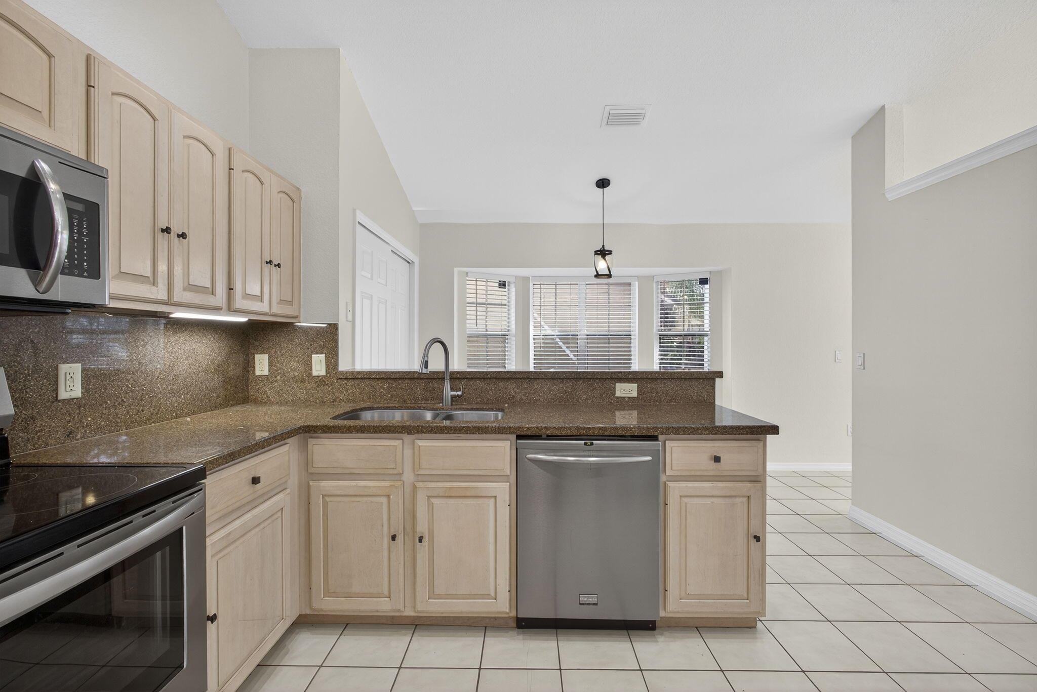 MEADOWLAND COVE 1 OF WELL - Residential Lease