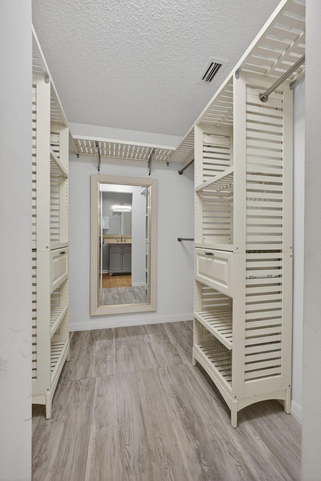 MEADOWLAND COVE 1 OF WELL - Residential Lease