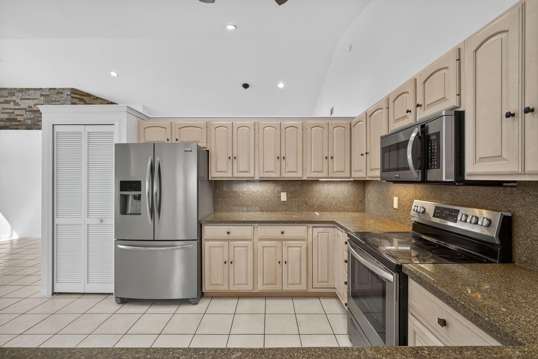 MEADOWLAND COVE 1 OF WELL - Residential Lease