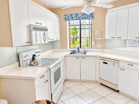 Tiny photo for 5253 BRISATA Circle #F, Boynton Beach, FL 33437 (MLS # B26089413)