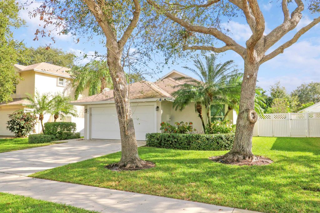 Photo of 140 Pennock Landing Circle, Jupiter, FL 33458 (MLS # R11148927)
